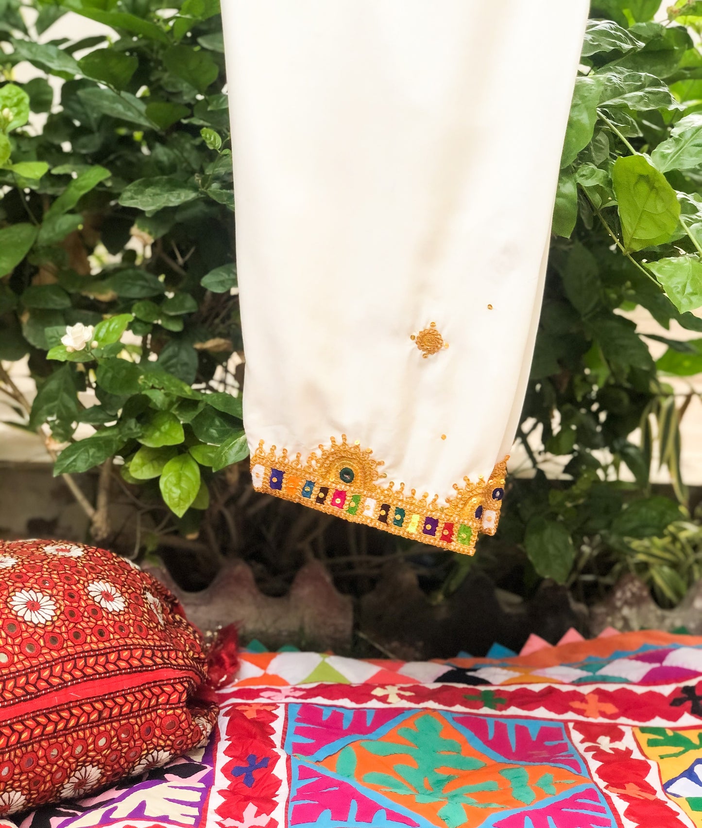 Glimmer – Hand Embroidered Mukka Shalwar