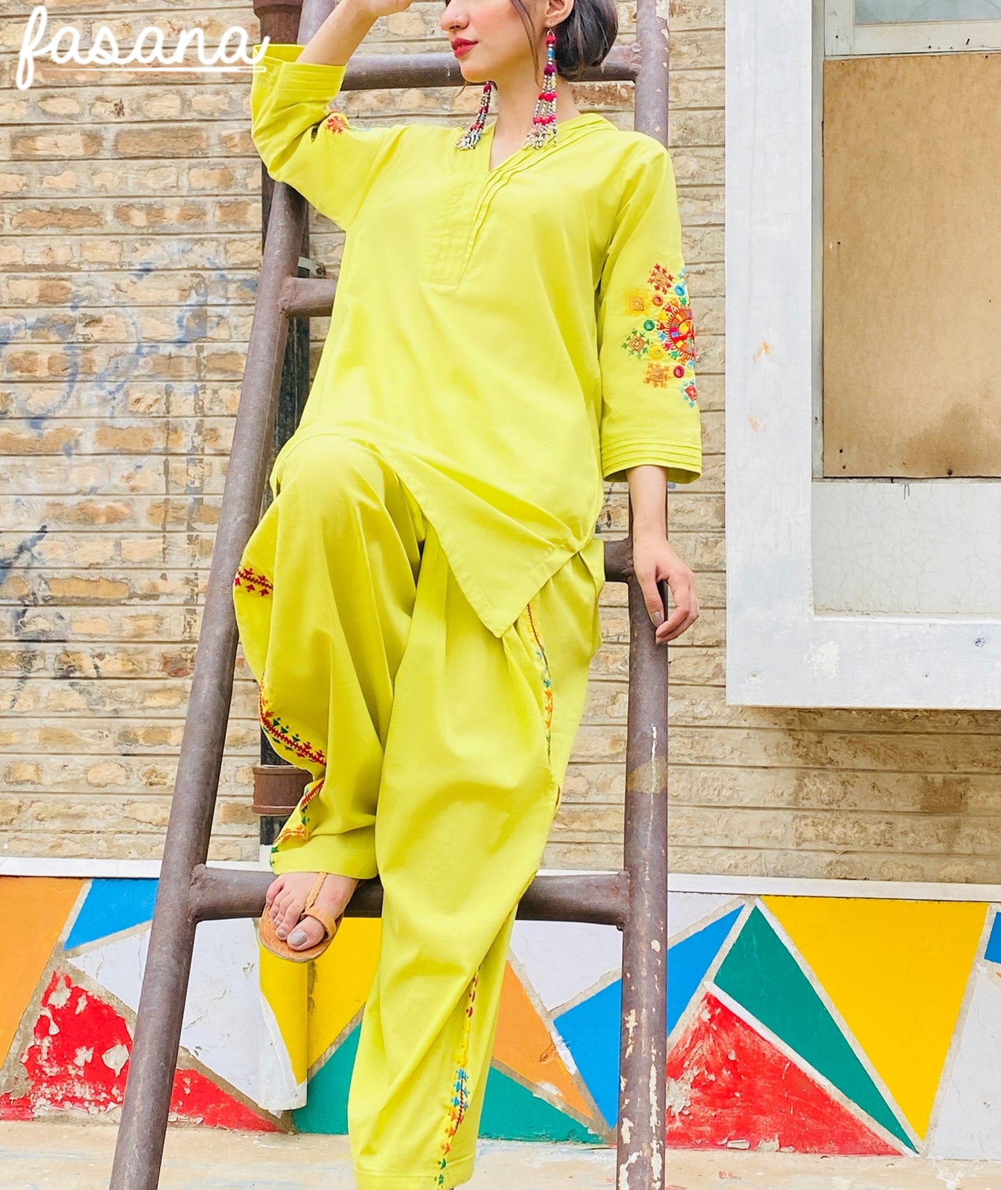 A vibrant firefly - Lime Hand-Embroidered 2-Piece Set