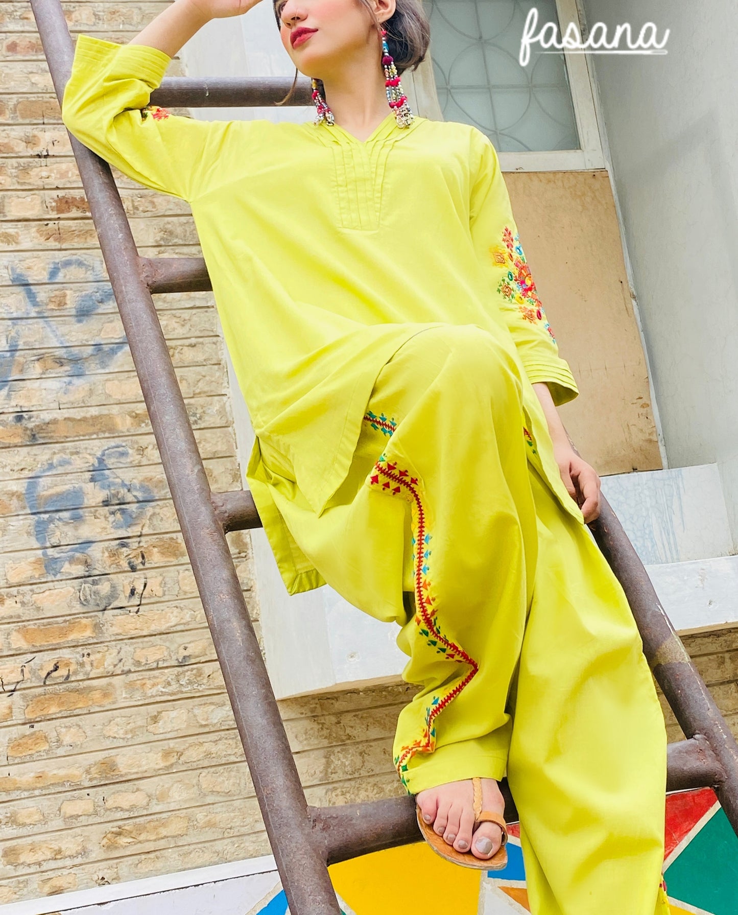 A vibrant firefly - Lime Hand-Embroidered 2-Piece Set