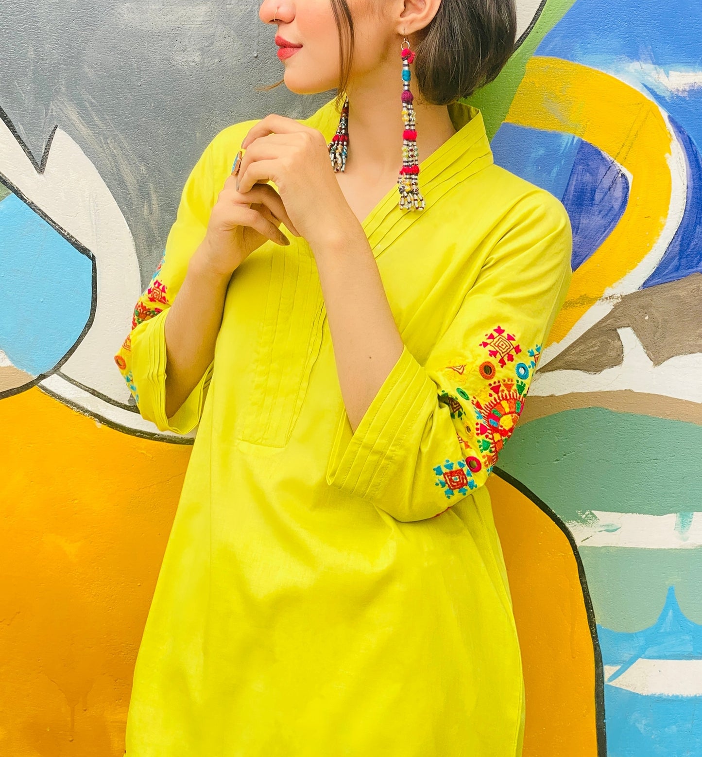 A vibrant firefly - Lime Hand-Embroidered 2-Piece Set