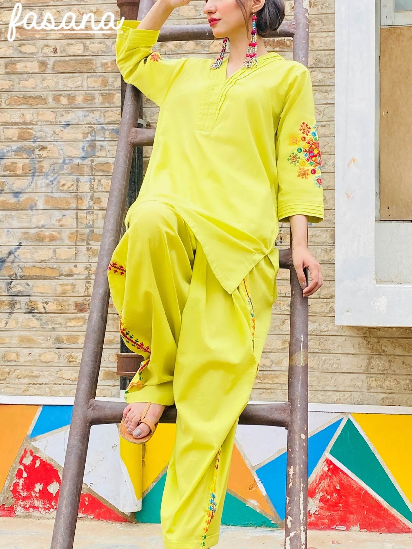 A vibrant firefly - Lime Hand-Embroidered 2-Piece Set